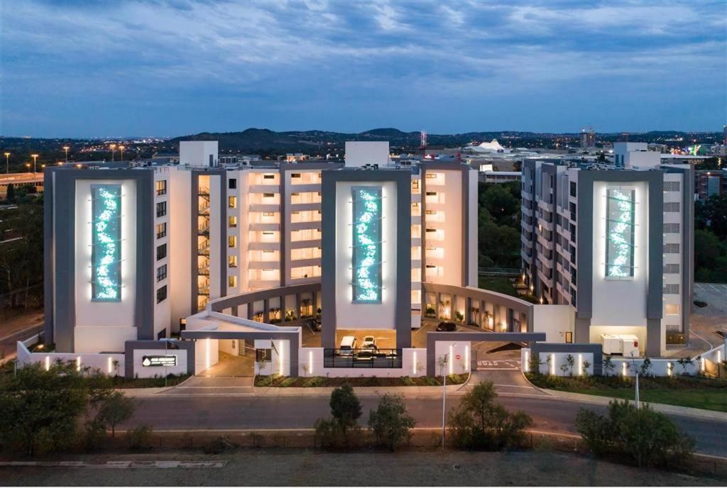 Regency Hotel Apartment @ 4Th Pretoria-Noord Eksteriør billede